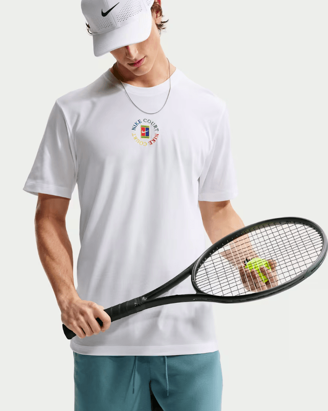NikeCourt Men's Dri-FIT Tennis T-Shirt (Hvit)
